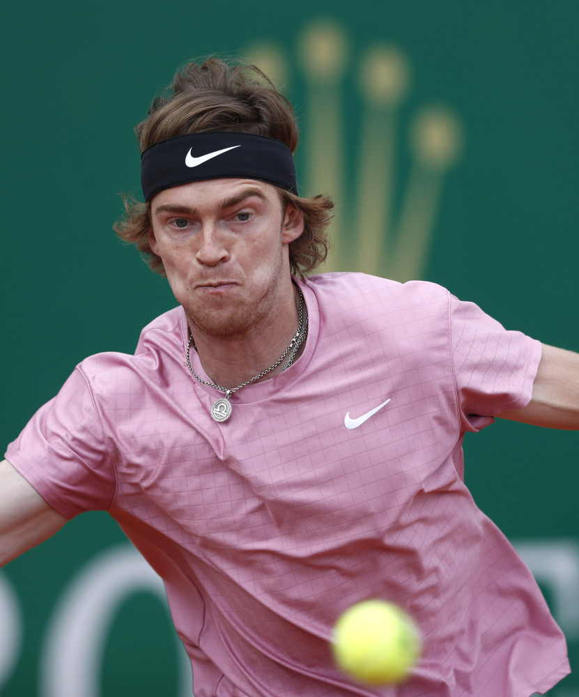 他和搭档面 他和搭档面