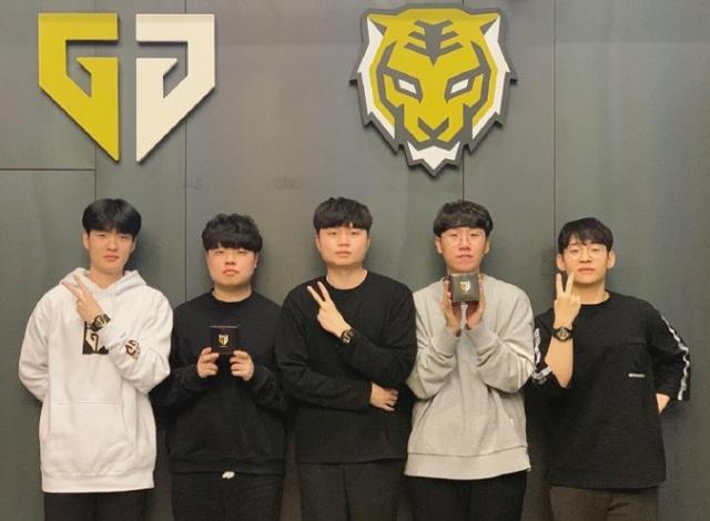 的讨论并不 的讨论并不